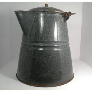 Vintage Gray Graniteware/Enamelware Chuck Wagon/Cowboy Coffee Pot With Lid & Han